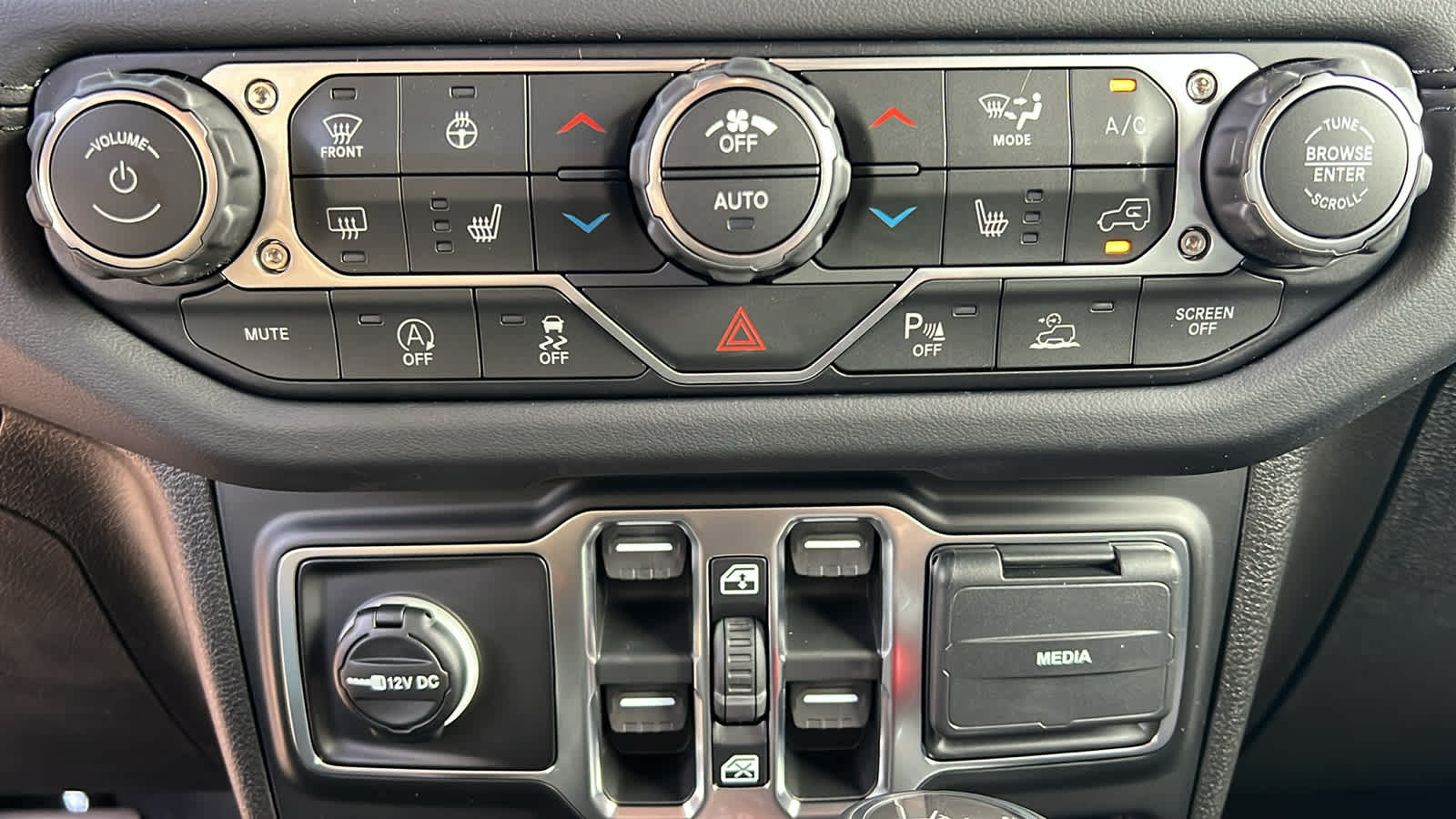 Thumbnail: 2026 Jeep Wrangler - 14