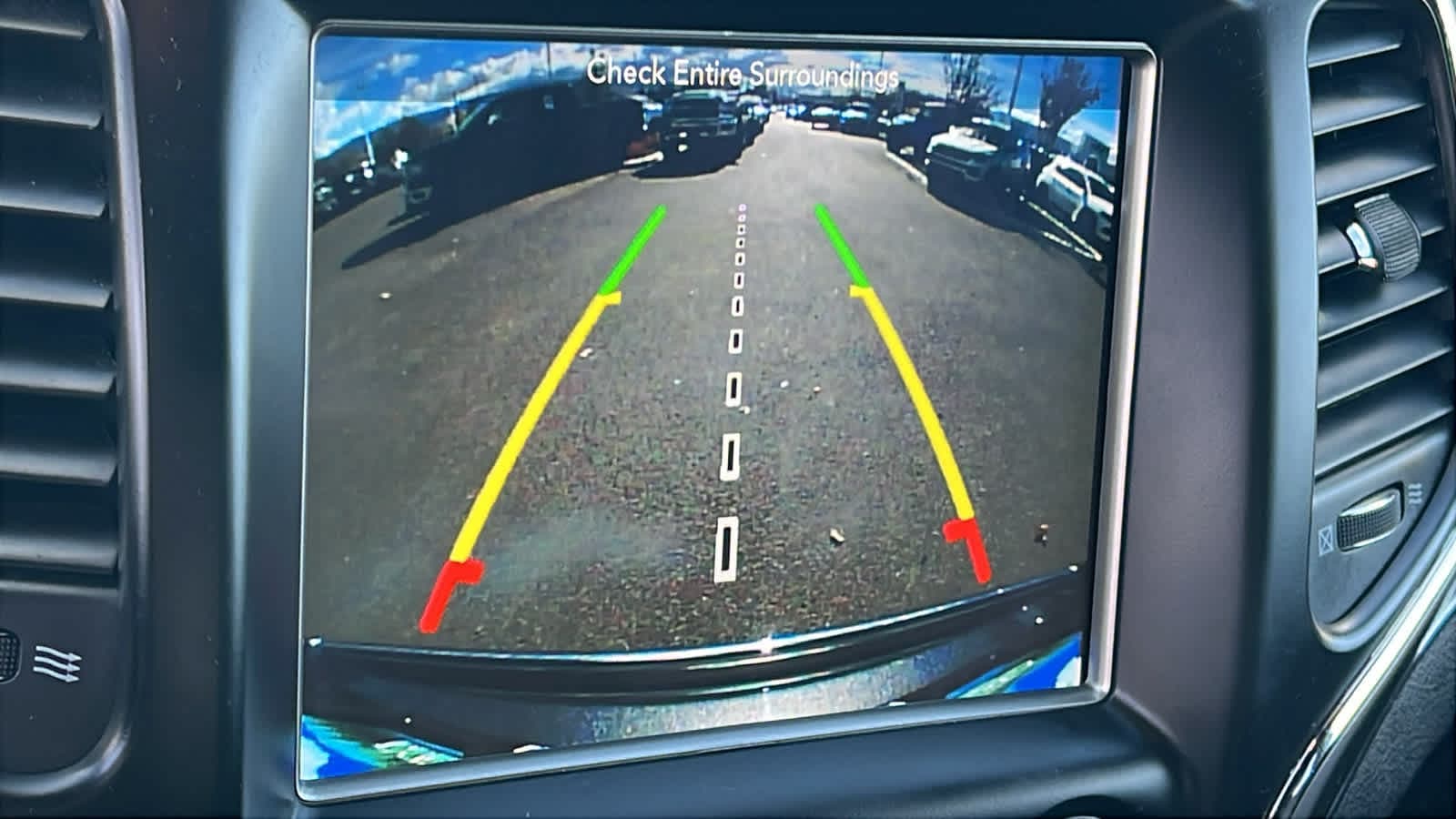 Thumbnail: 2018 Jeep Grand Cherokee - 16