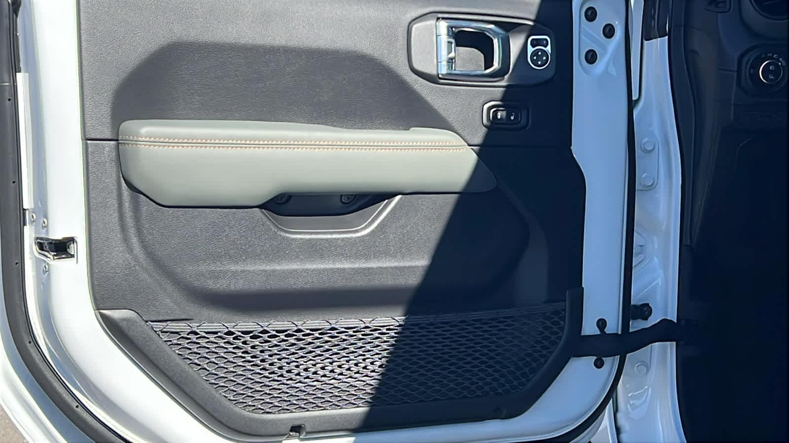 Thumbnail: 2025 Jeep Gladiator - 23