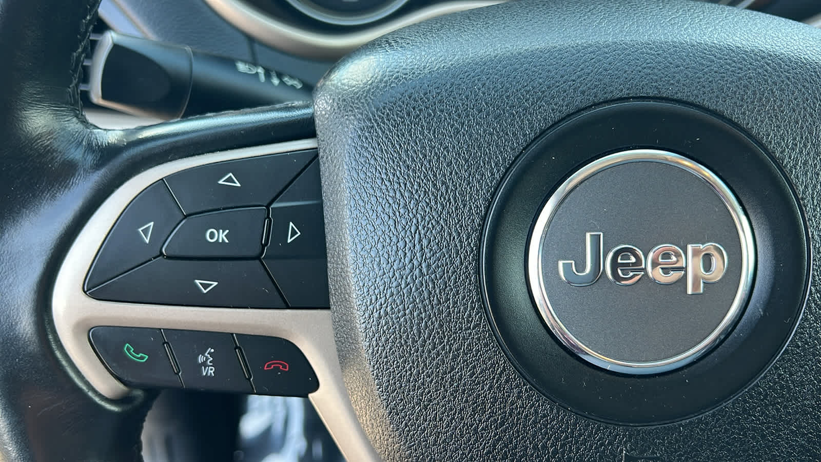 Thumbnail: 2015 Jeep Cherokee - 19