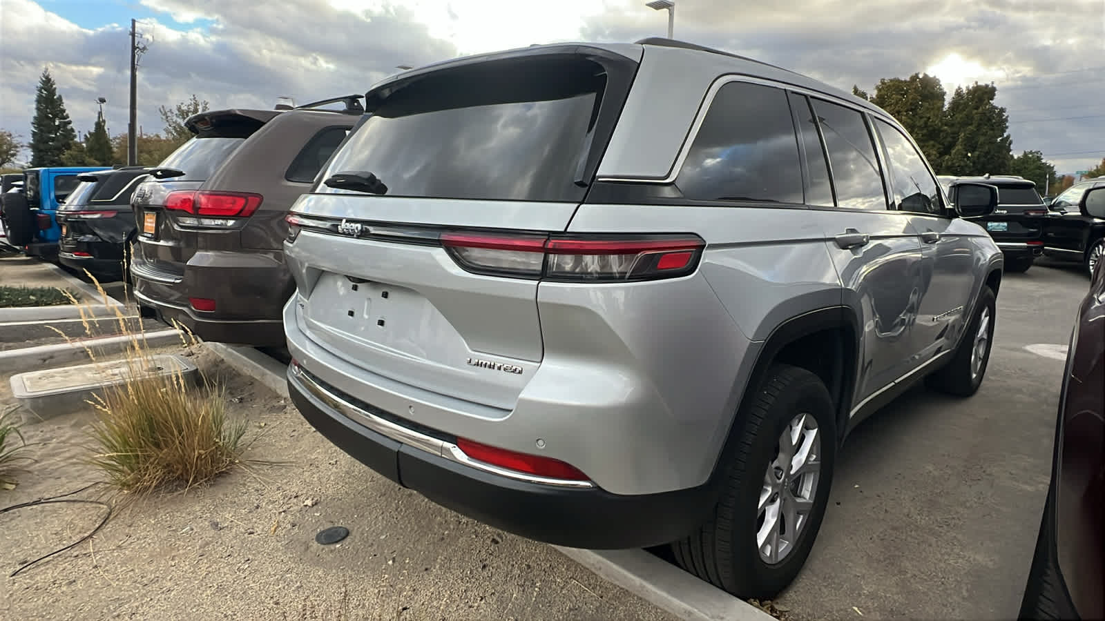 Used 2022 Jeep Grand Cherokee Limited SUV