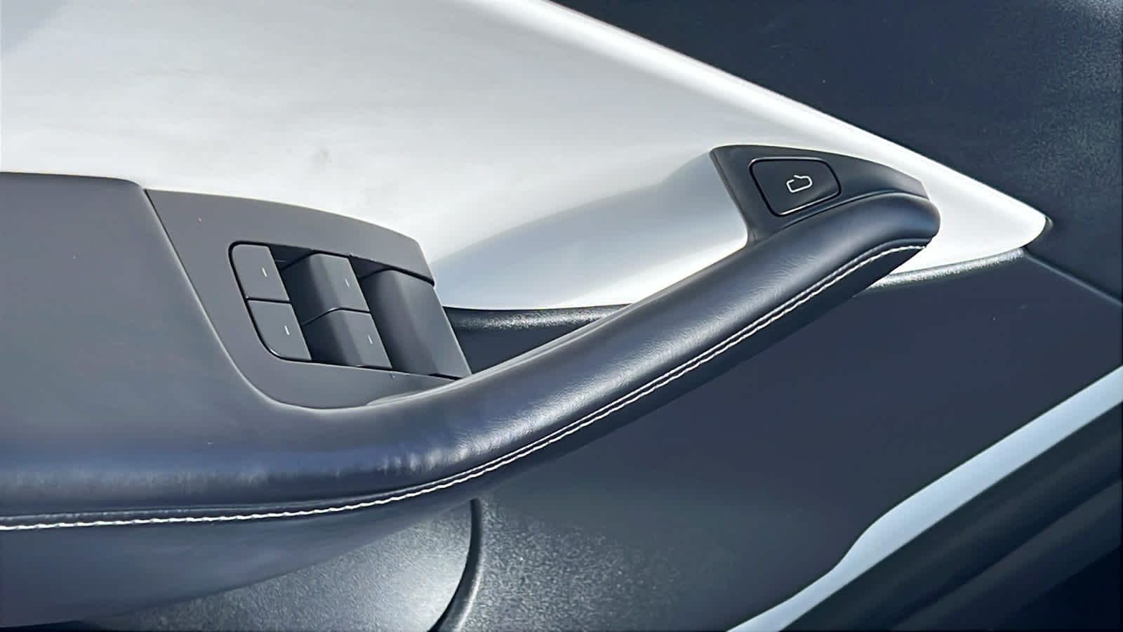 Thumbnail: 2022 Tesla Model Y - 21