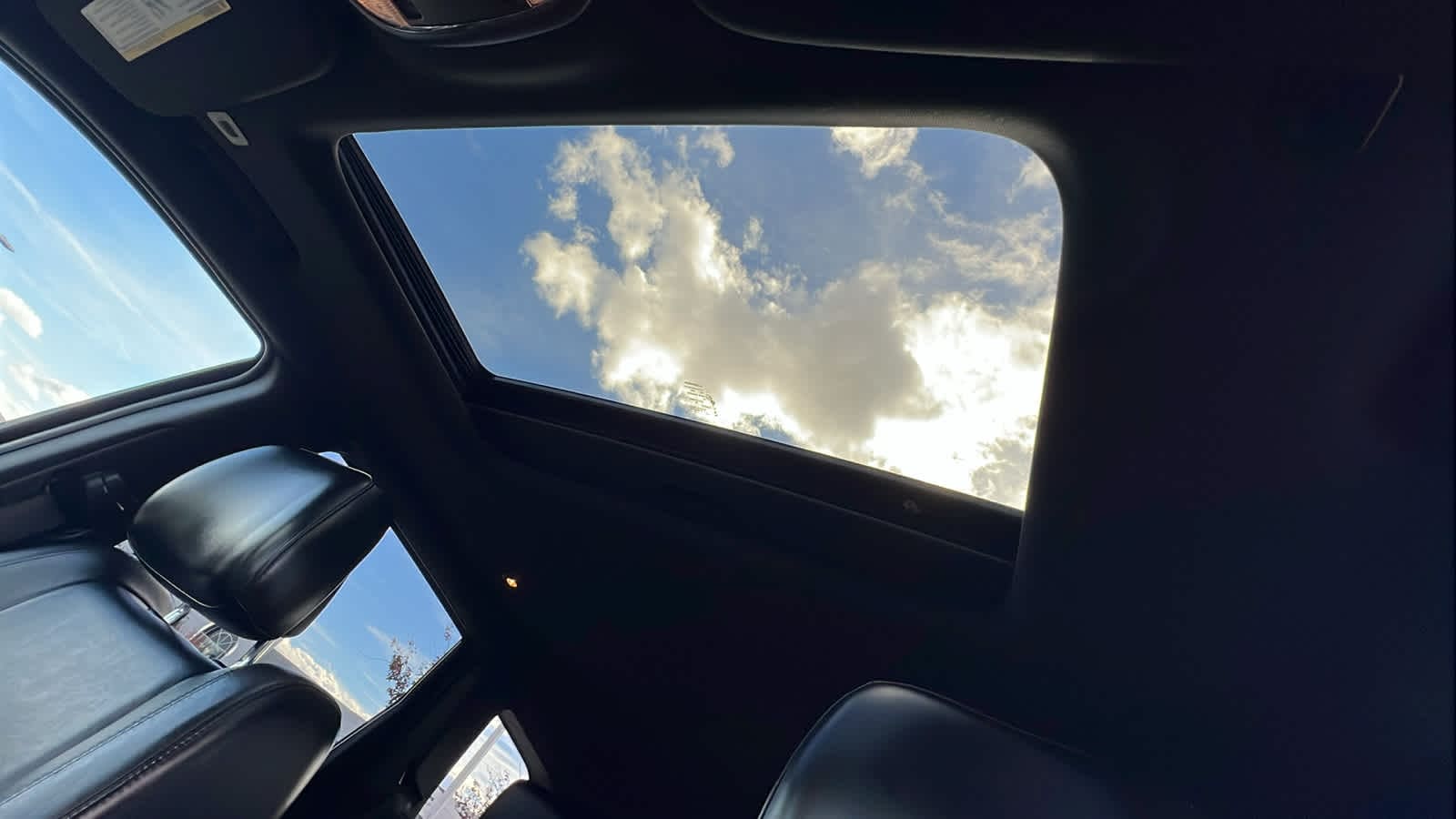 Thumbnail: 2018 Jeep Grand Cherokee - 31