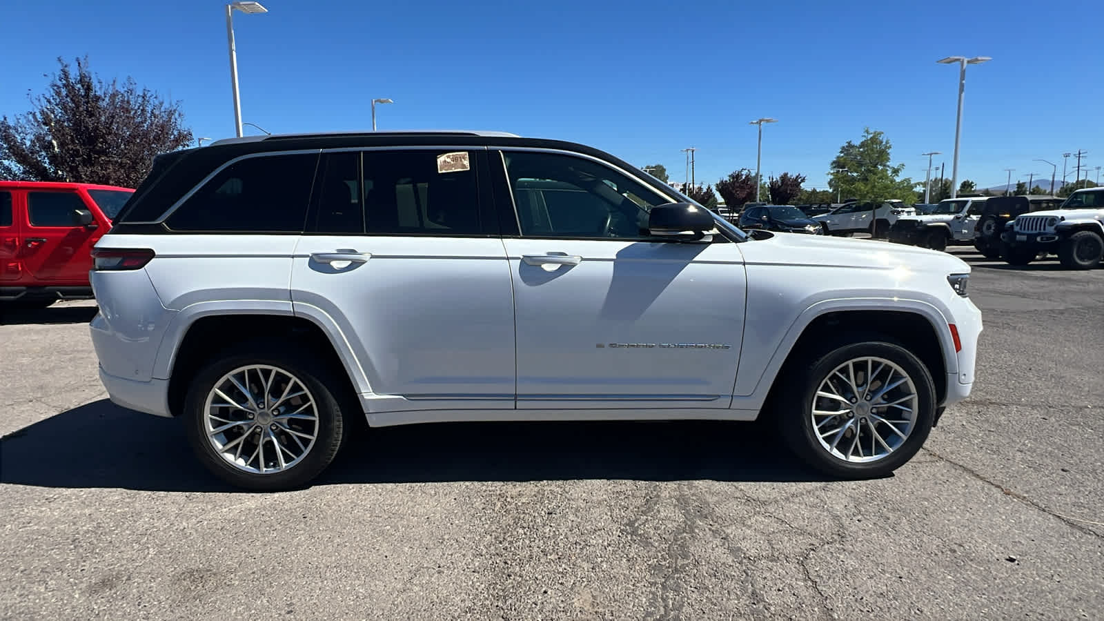 Thumbnail: 2023 Jeep Grand Cherokee - 4