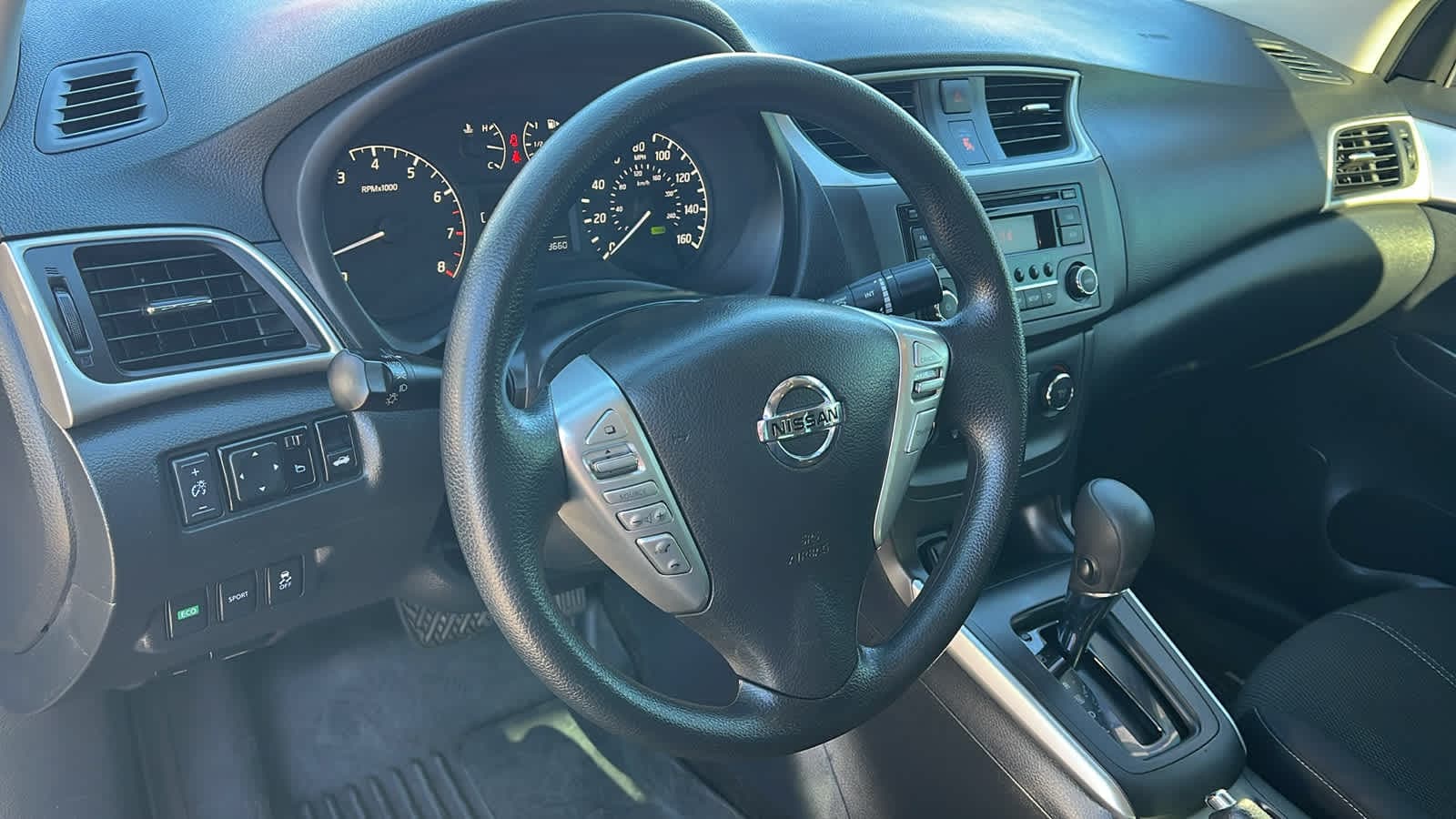 Thumbnail: 2017 Nissan Sentra - 10