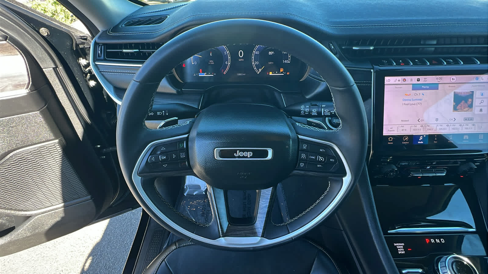 Thumbnail: 2023 Jeep Grand Cherokee - 18