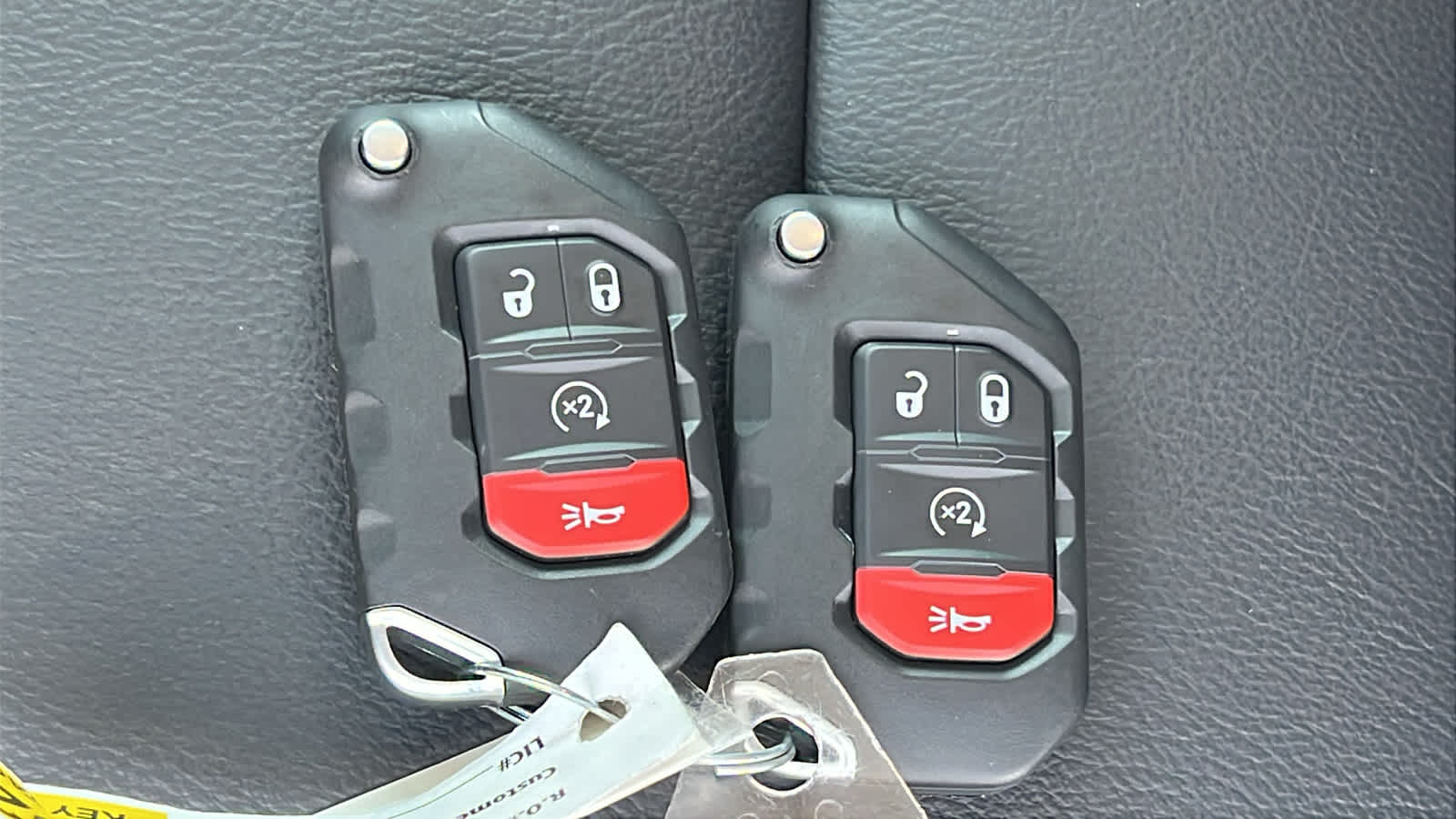 Thumbnail: 2025 Jeep Gladiator - 29