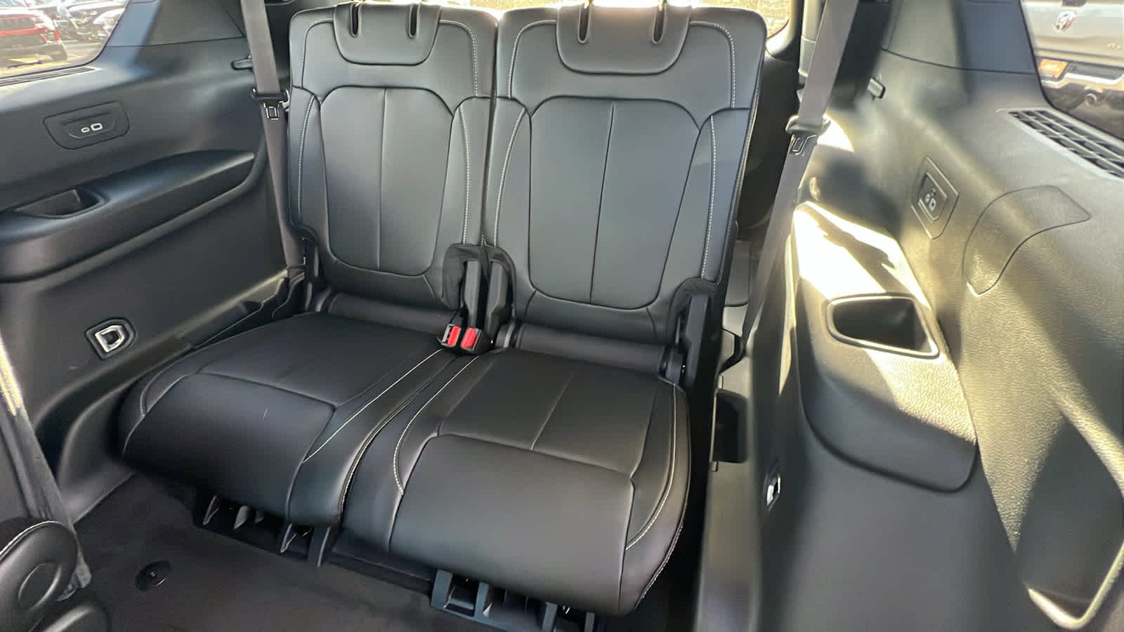 Thumbnail: 2026 Jeep Grand Cherokee L - 31