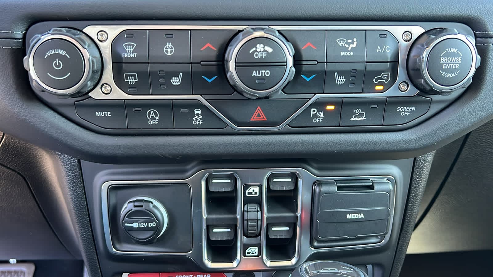 Thumbnail: 2026 Jeep Gladiator - 14