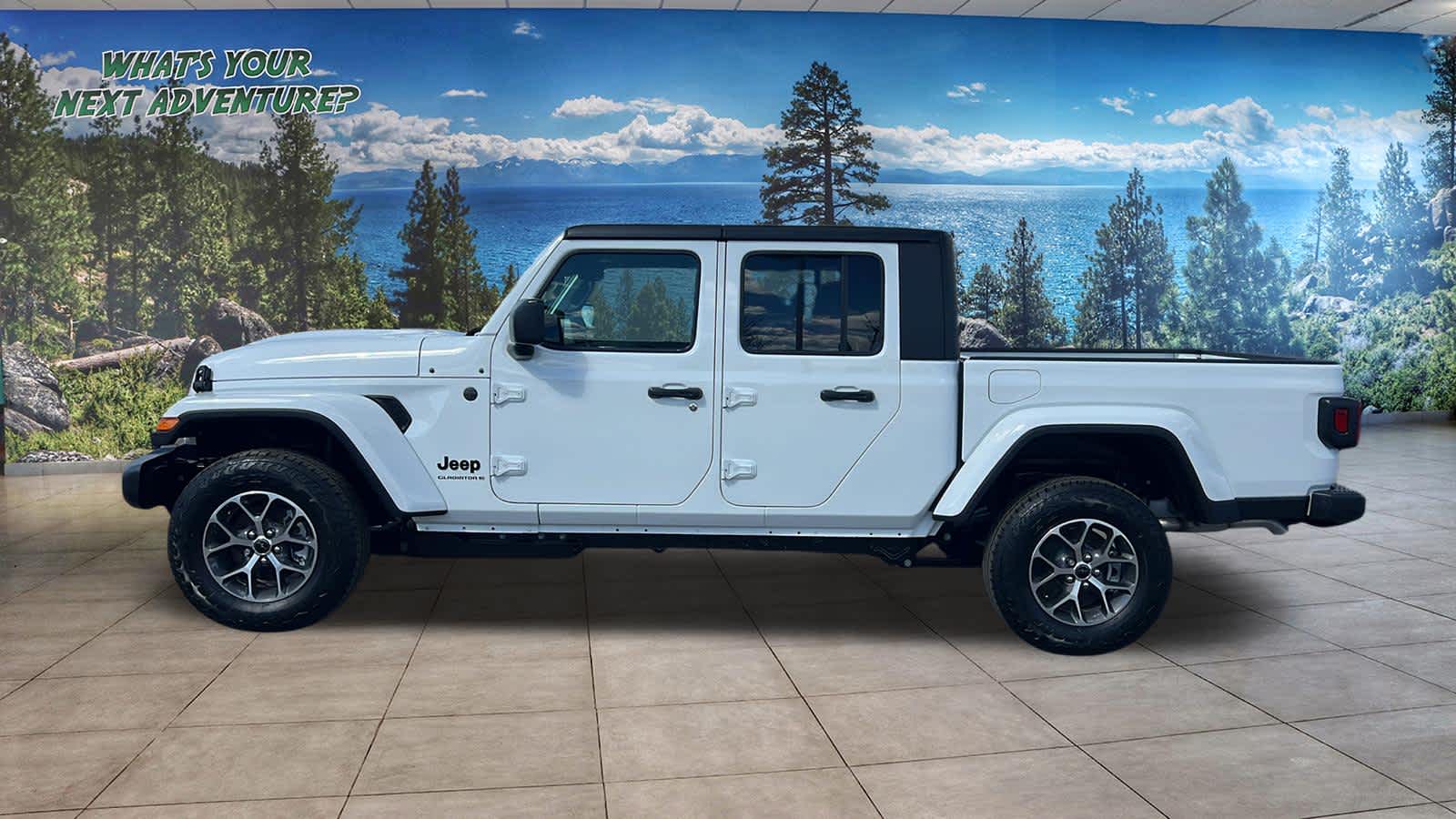 Thumbnail: 2026 Jeep Gladiator - 8