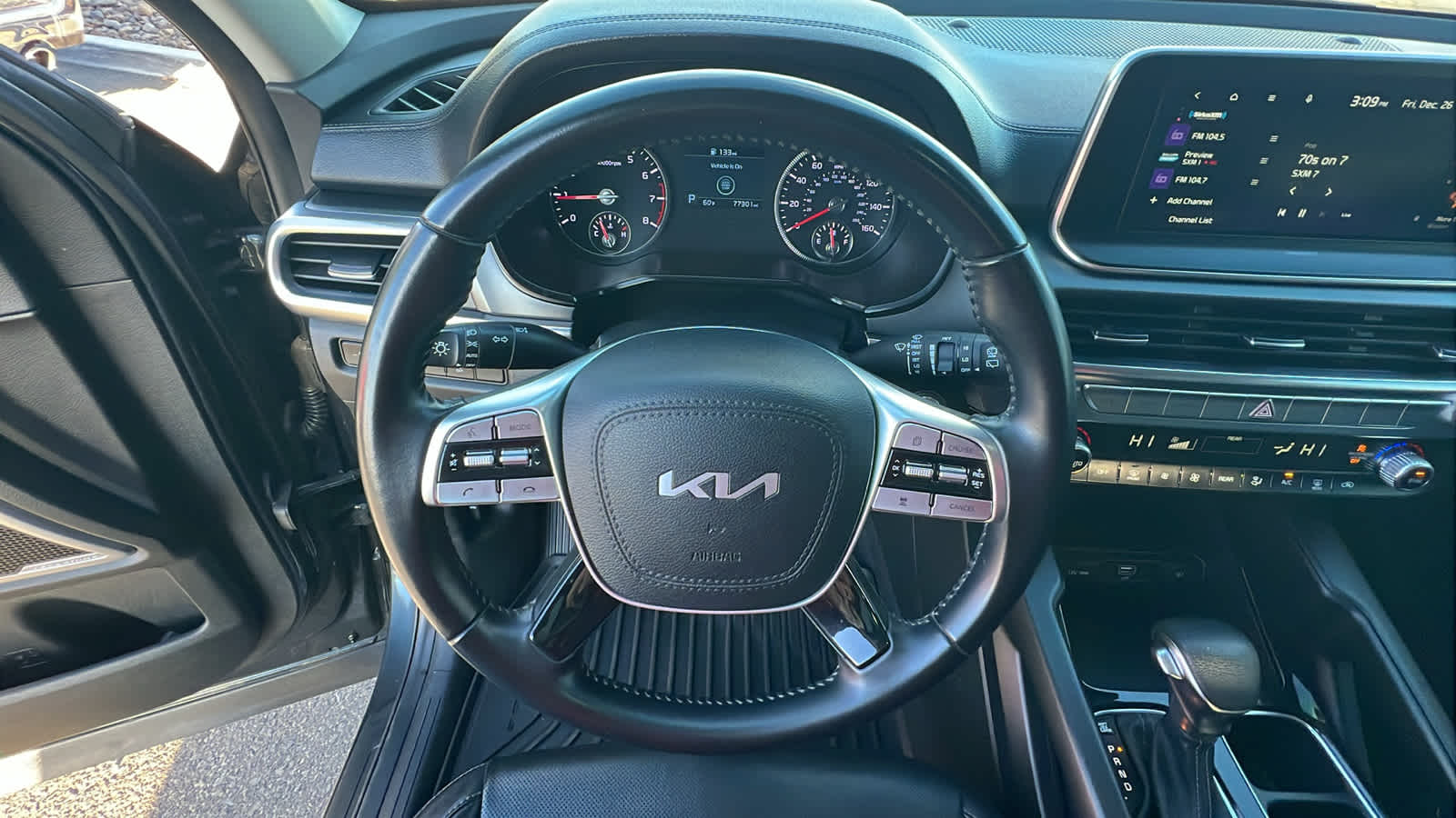 Thumbnail: 2022 Kia Telluride - 18