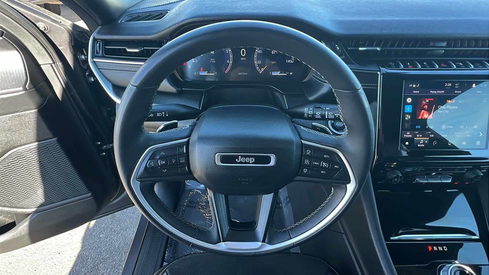 Thumbnail: 2023 Jeep Grand Cherokee - 18