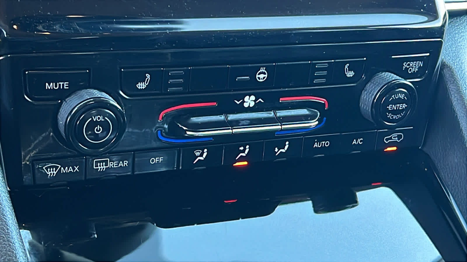 Thumbnail: 2023 Jeep Grand Cherokee - 14