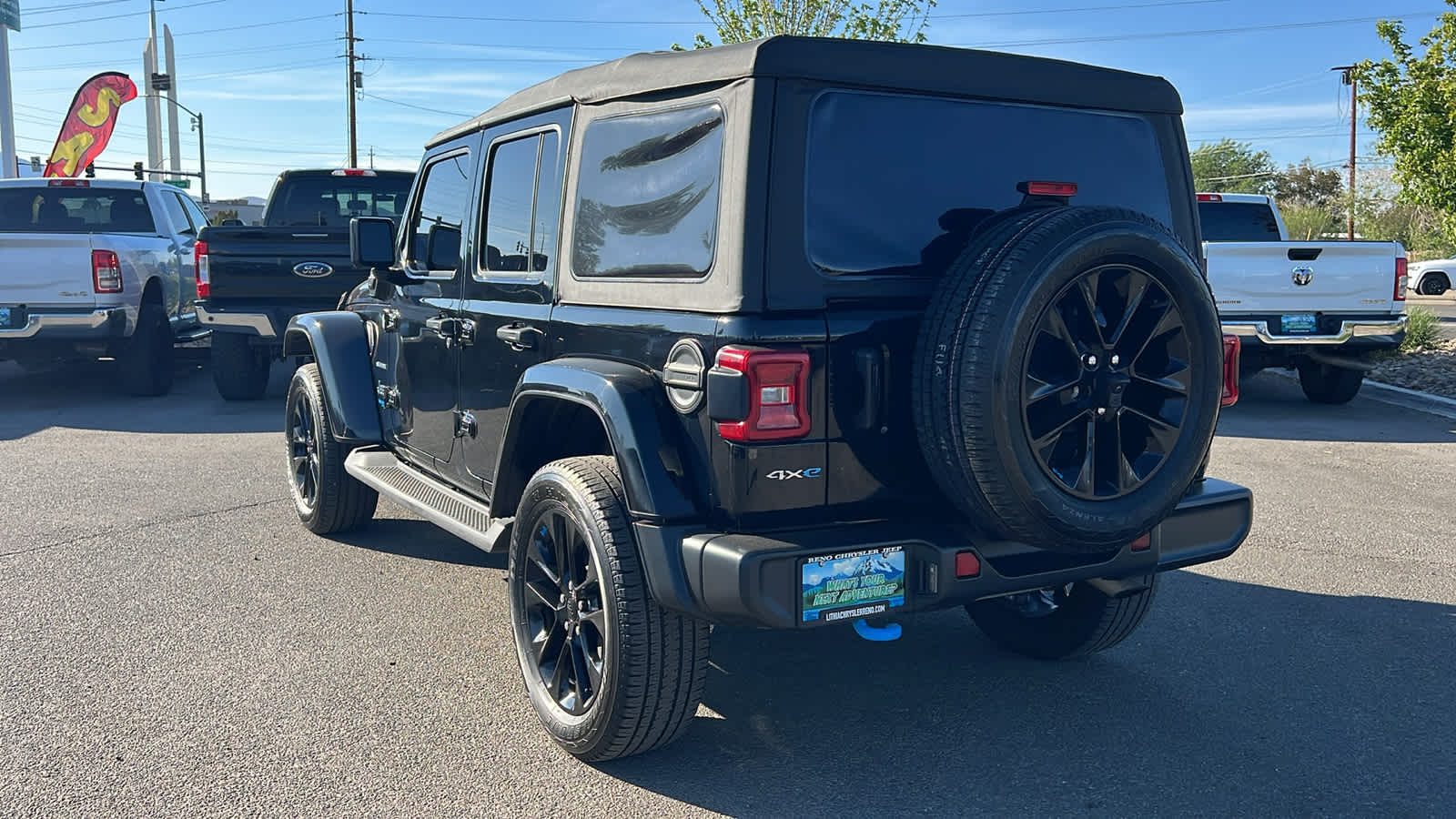 Thumbnail: 2022 Jeep Wrangler - 7