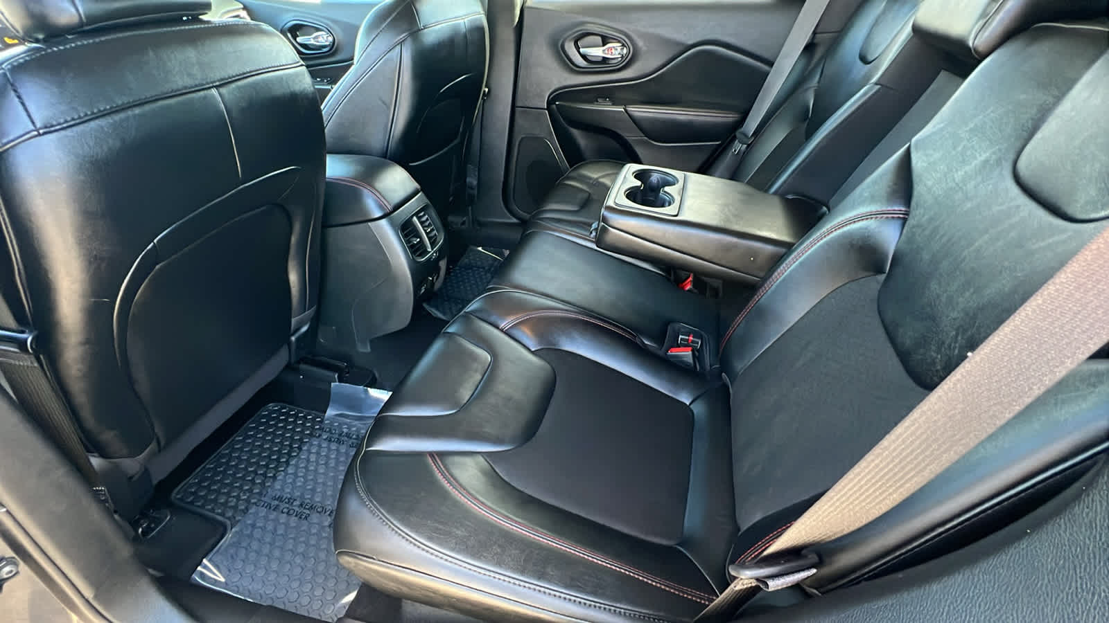 Thumbnail: 2022 Jeep Cherokee - 24