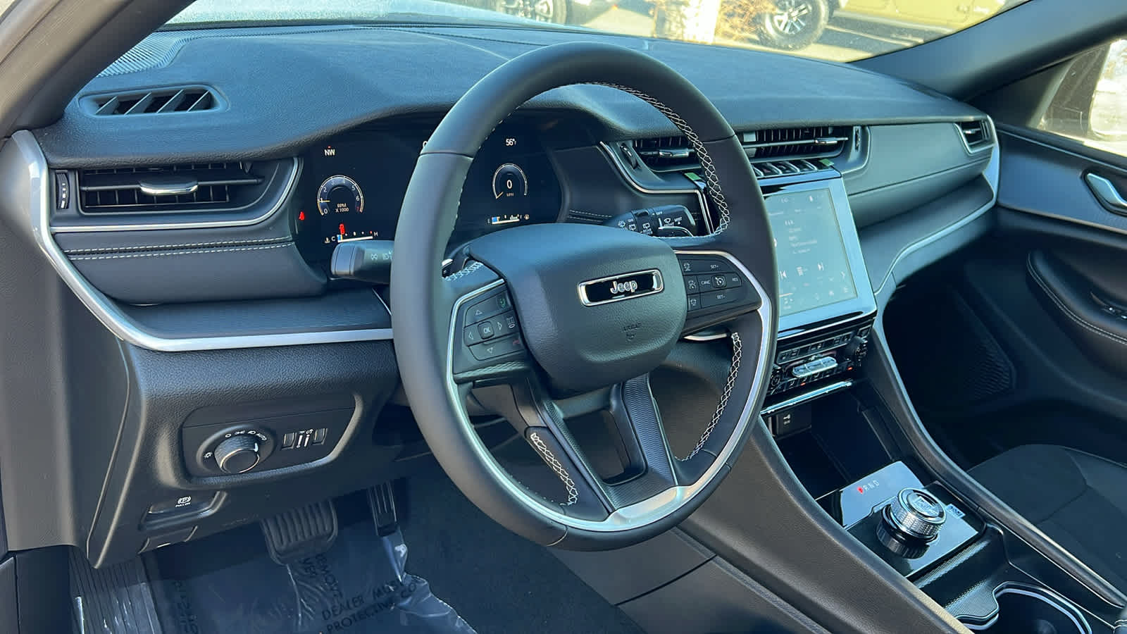 Thumbnail: 2025 Jeep Grand Cherokee L - 10