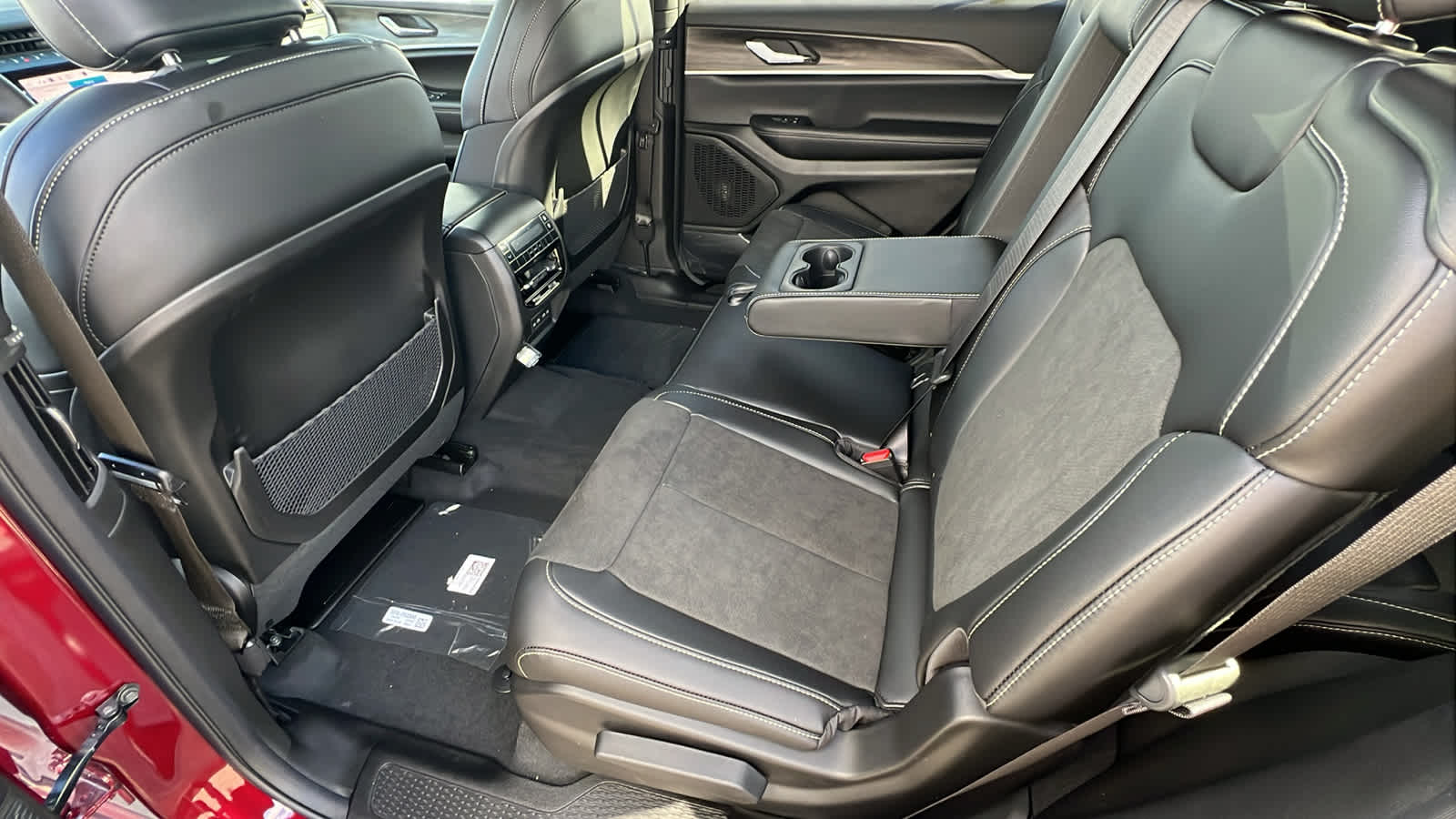 Thumbnail: 2026 Jeep Grand Cherokee L - 24