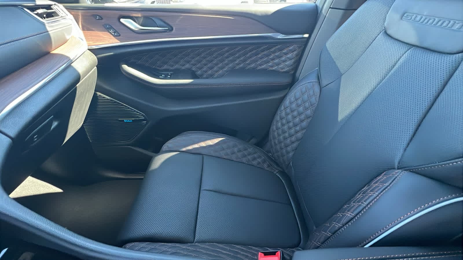 Thumbnail: 2025 Jeep Grand Cherokee - 12