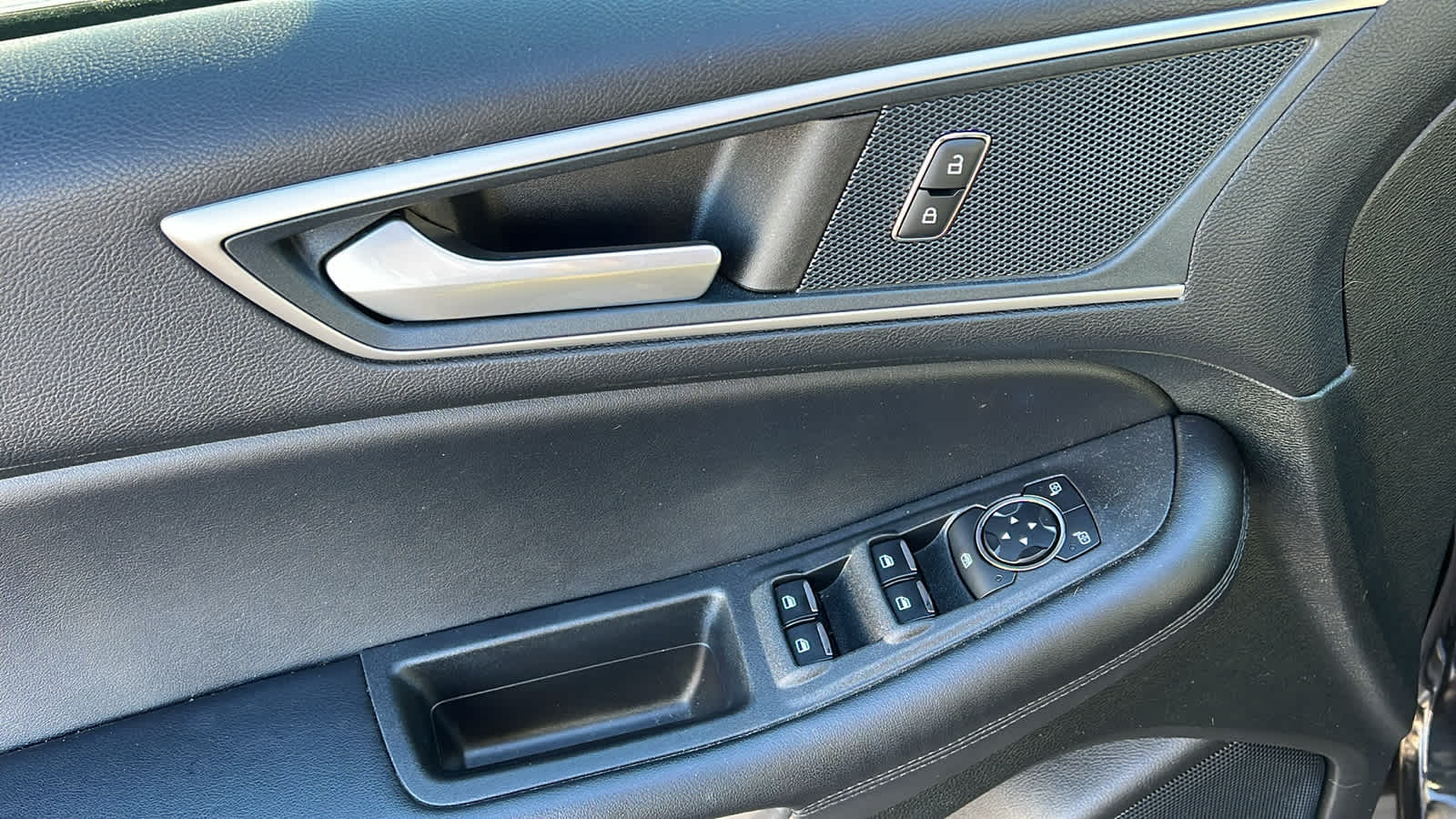 Thumbnail: 2023 Ford Edge - 4