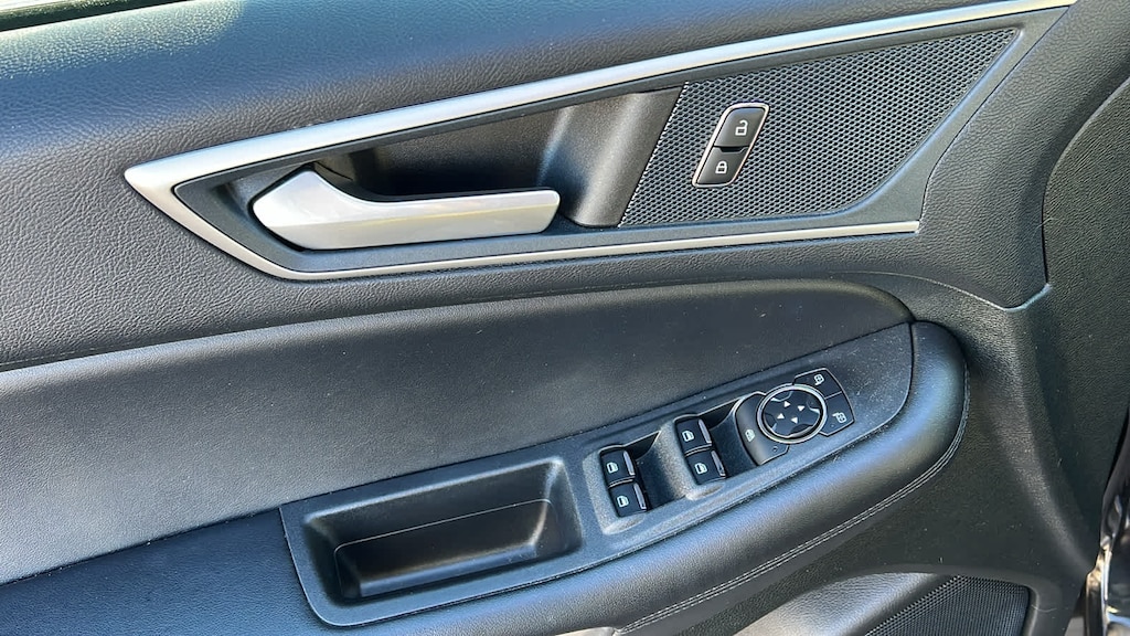 Used 2023 Ford Edge SEL SUV