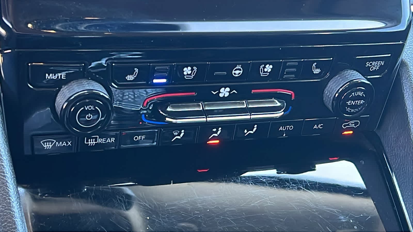 Thumbnail: 2023 Jeep Grand Cherokee - 14