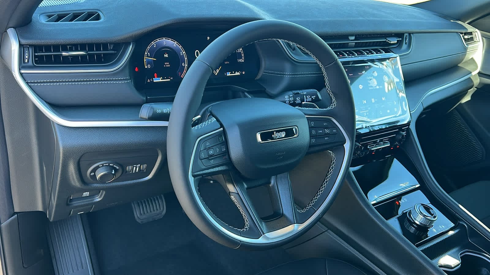 Thumbnail: 2025 Jeep Grand Cherokee - 10