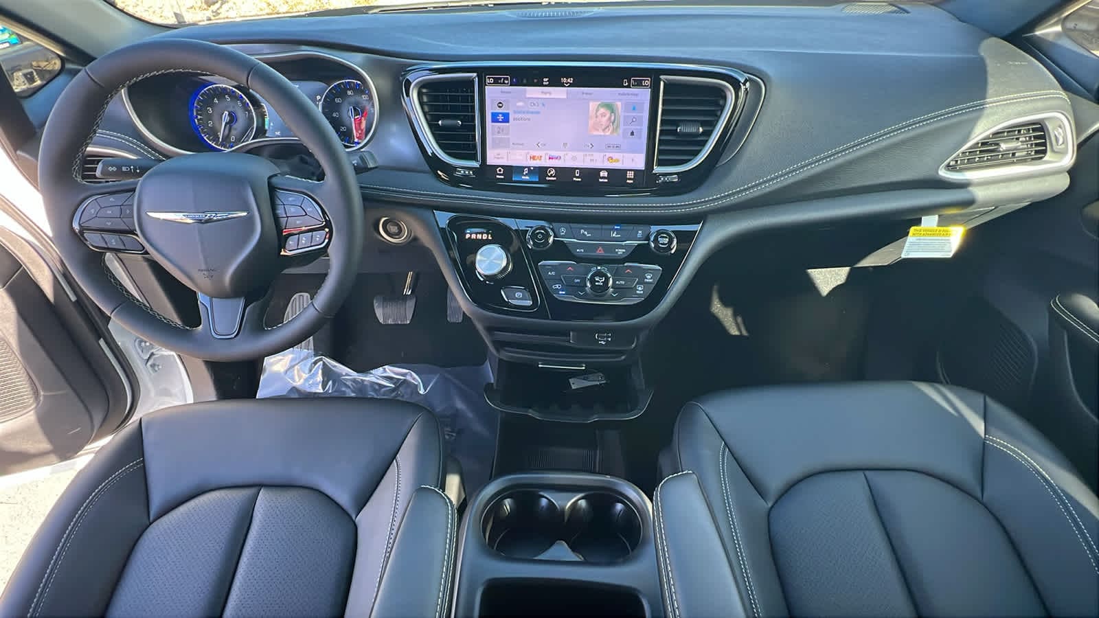 Thumbnail: 2026 Chrysler Pacifica - 26