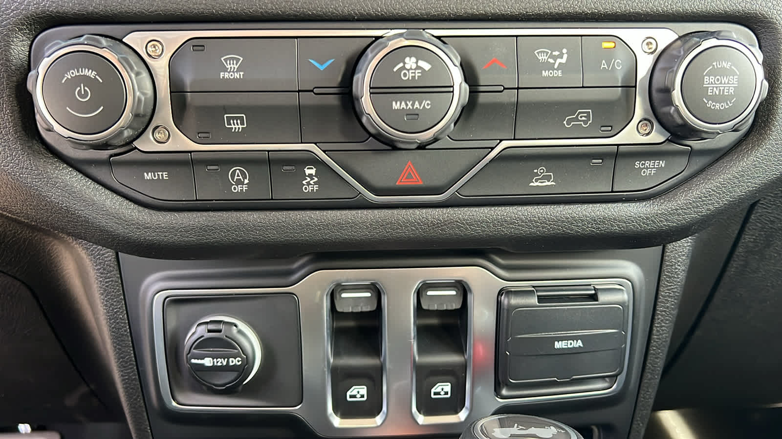 Thumbnail: 2026 Jeep Wrangler - 14