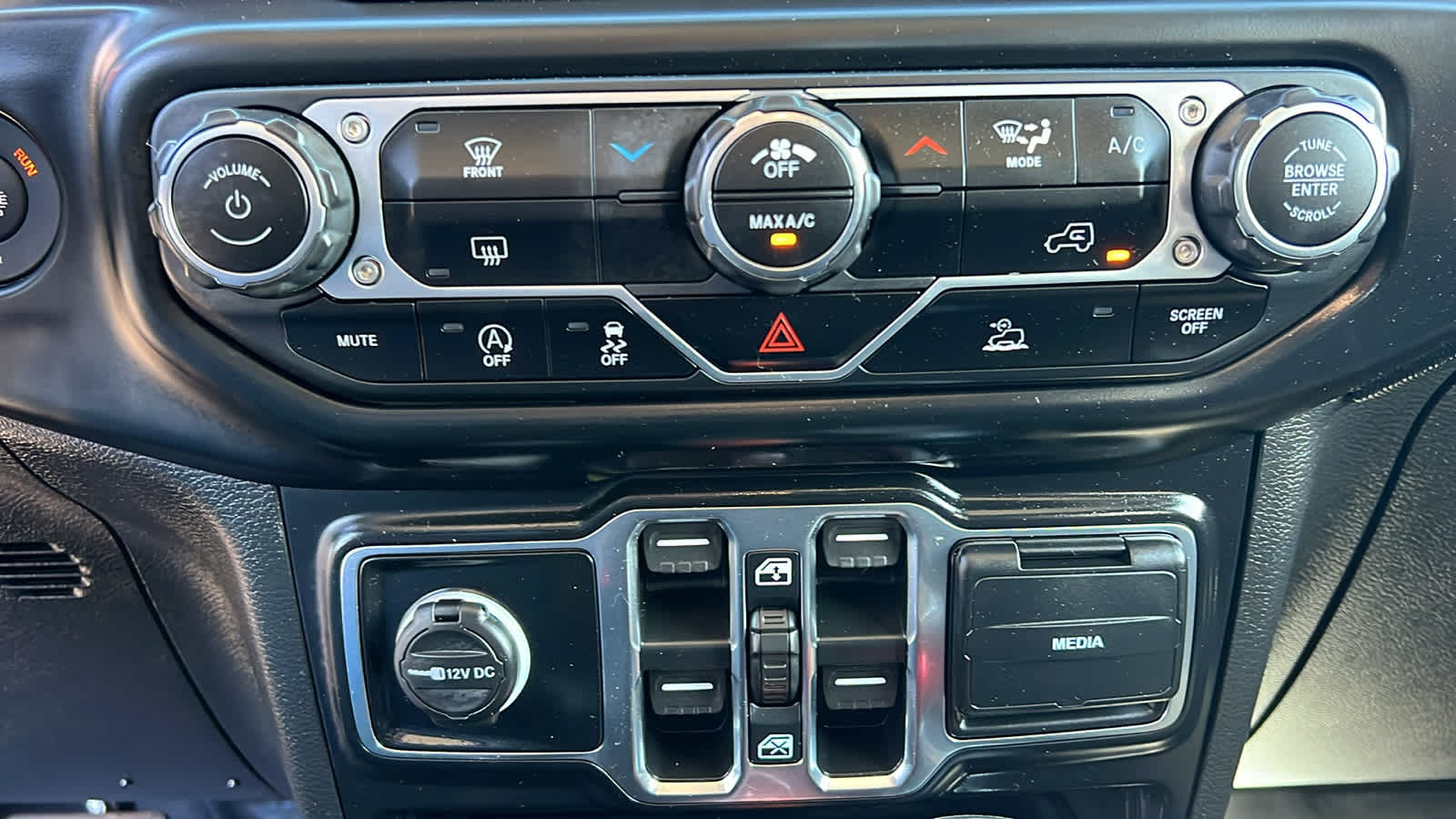 Thumbnail: 2022 Jeep Gladiator - 14