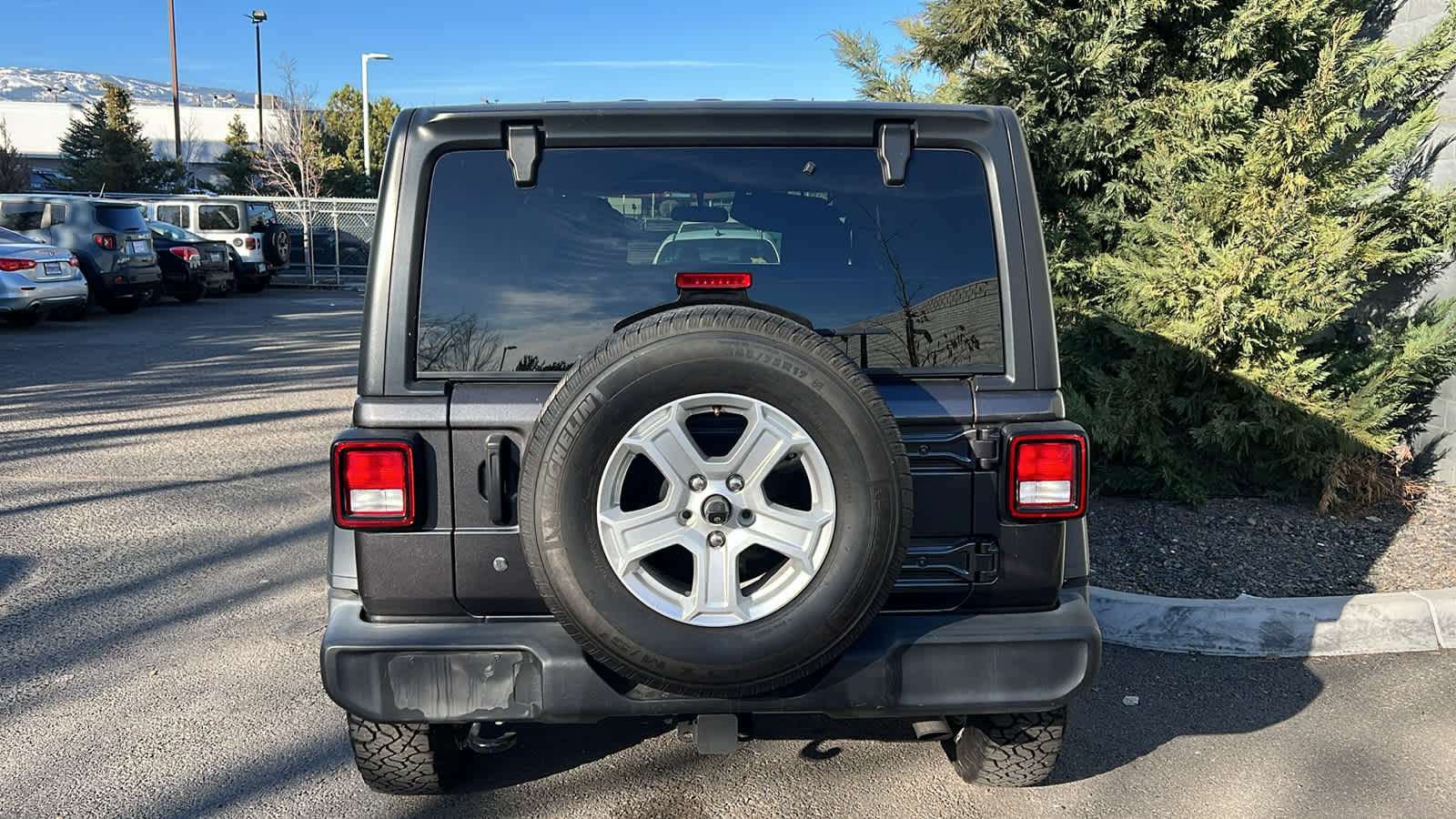 Thumbnail: 2019 Jeep Wrangler - 9