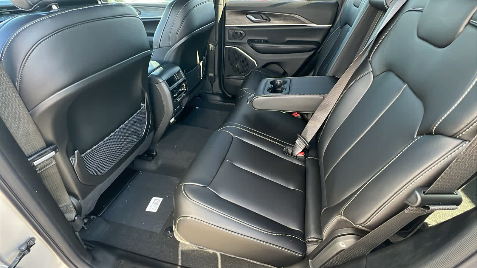 Thumbnail: 2026 Jeep Grand Cherokee - 24