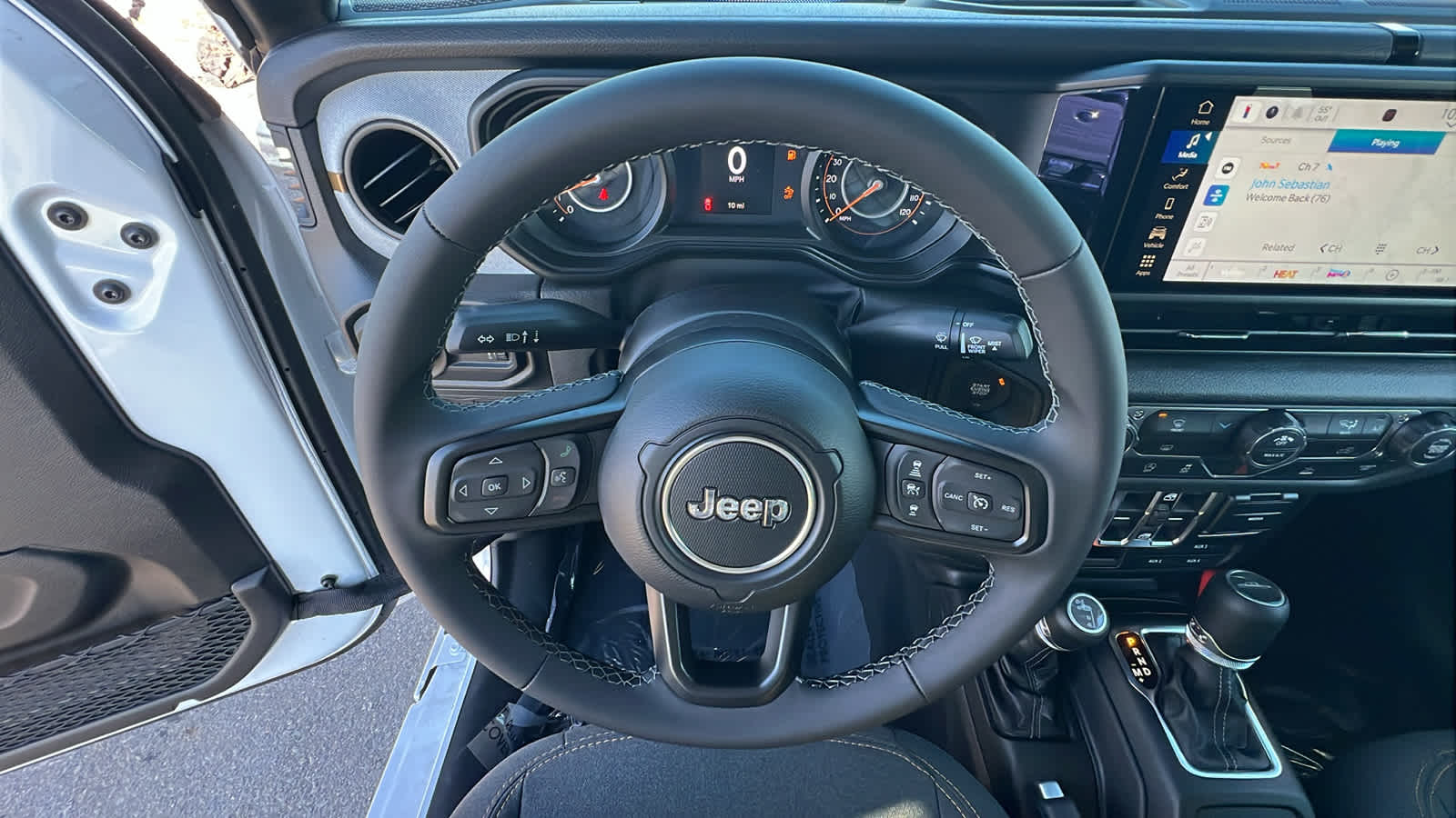 Thumbnail: 2026 Jeep Gladiator - 18