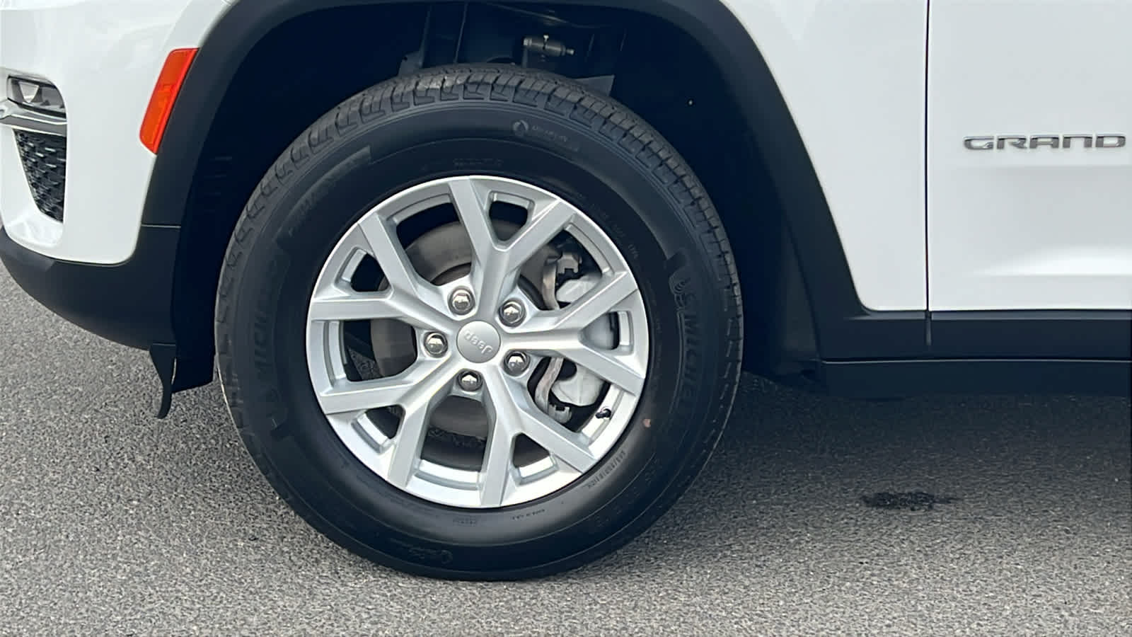 Thumbnail: 2023 Jeep Grand Cherokee - 9