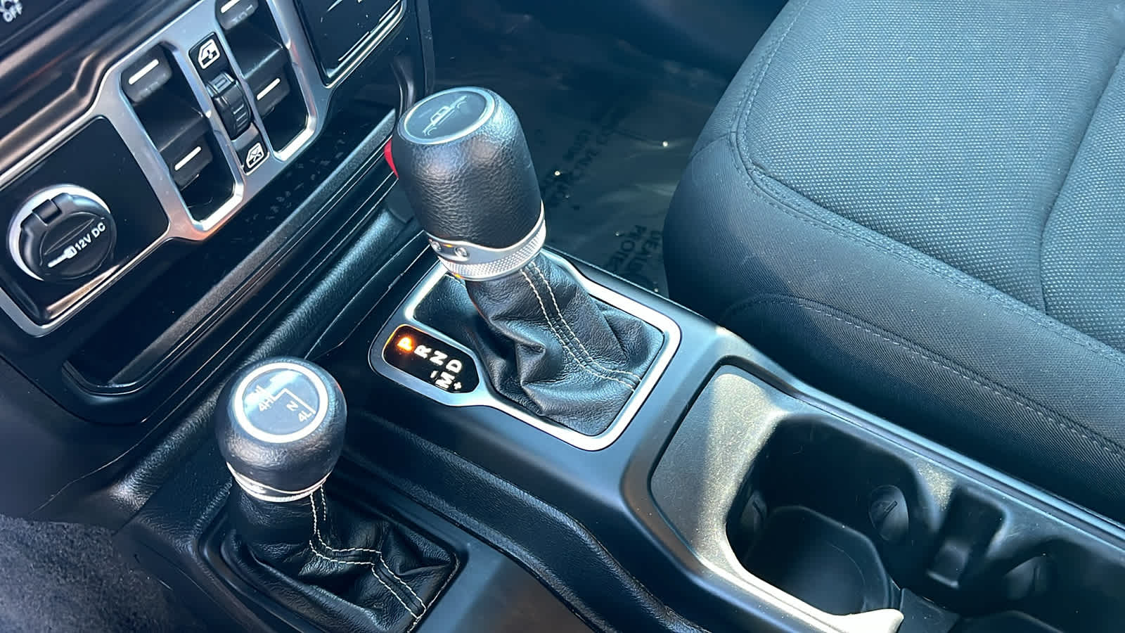 Thumbnail: 2022 Jeep Gladiator - 13