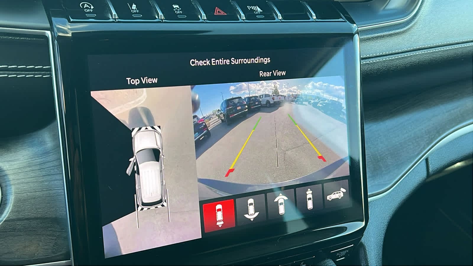 Thumbnail: 2023 Jeep Grand Cherokee - 16