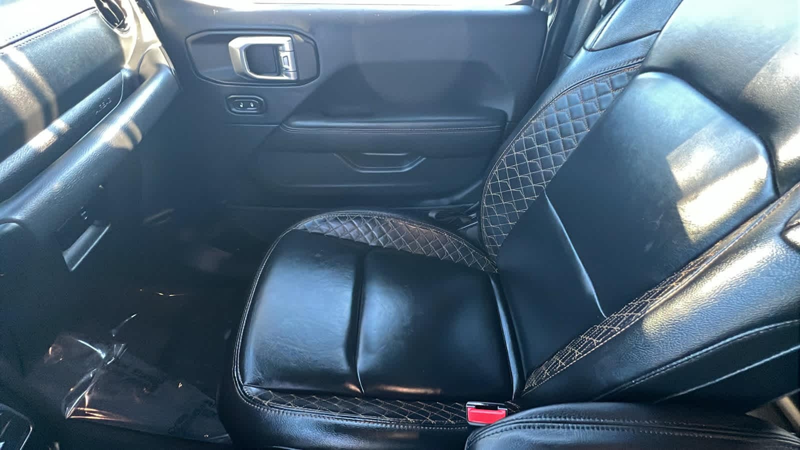 Thumbnail: 2022 Jeep Wrangler - 12