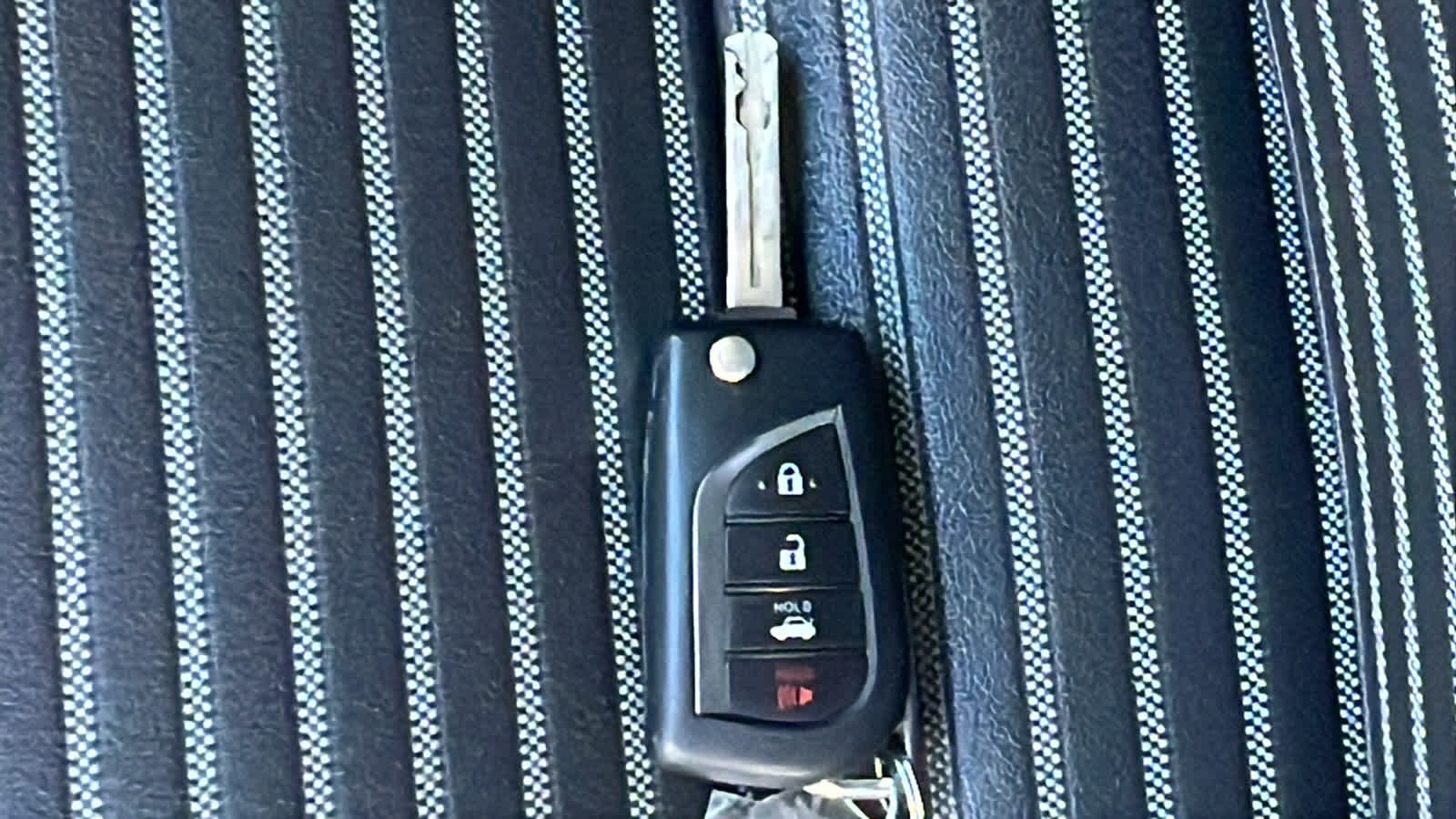 Thumbnail: 2021 Toyota Camry - 29