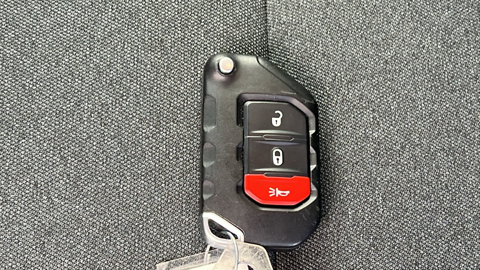 Thumbnail: 2025 Jeep Gladiator - 29