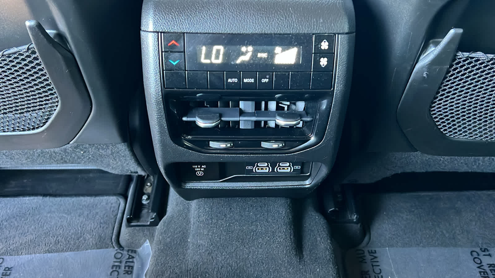 Thumbnail: 2022 Jeep Grand Cherokee - 25