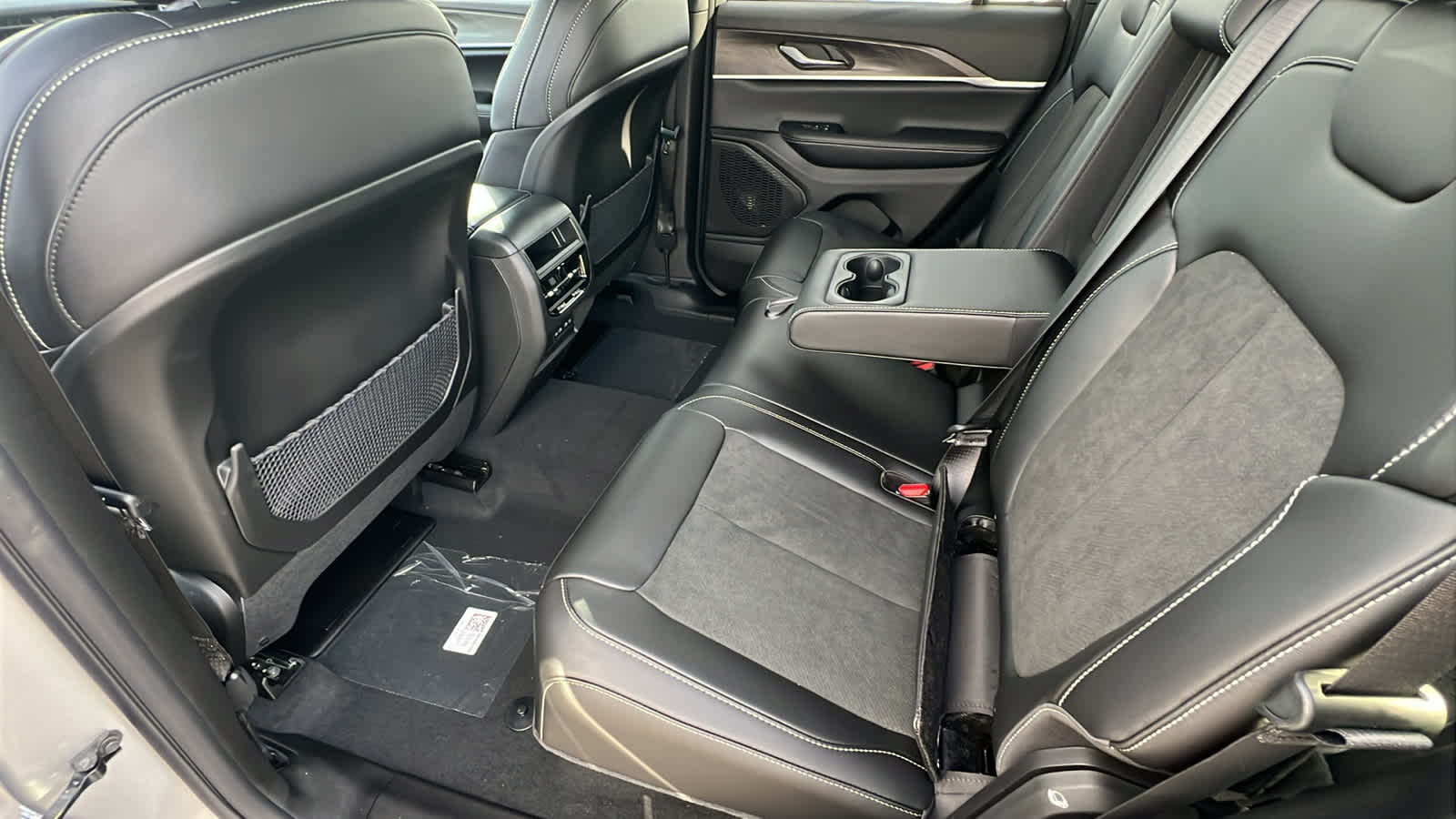 Thumbnail: 2026 Jeep Grand Cherokee - 24