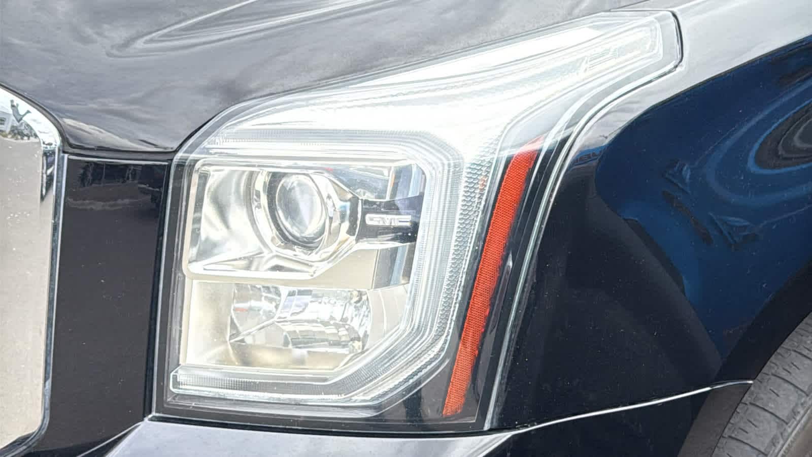Thumbnail: 2019 GMC Yukon XL - 2