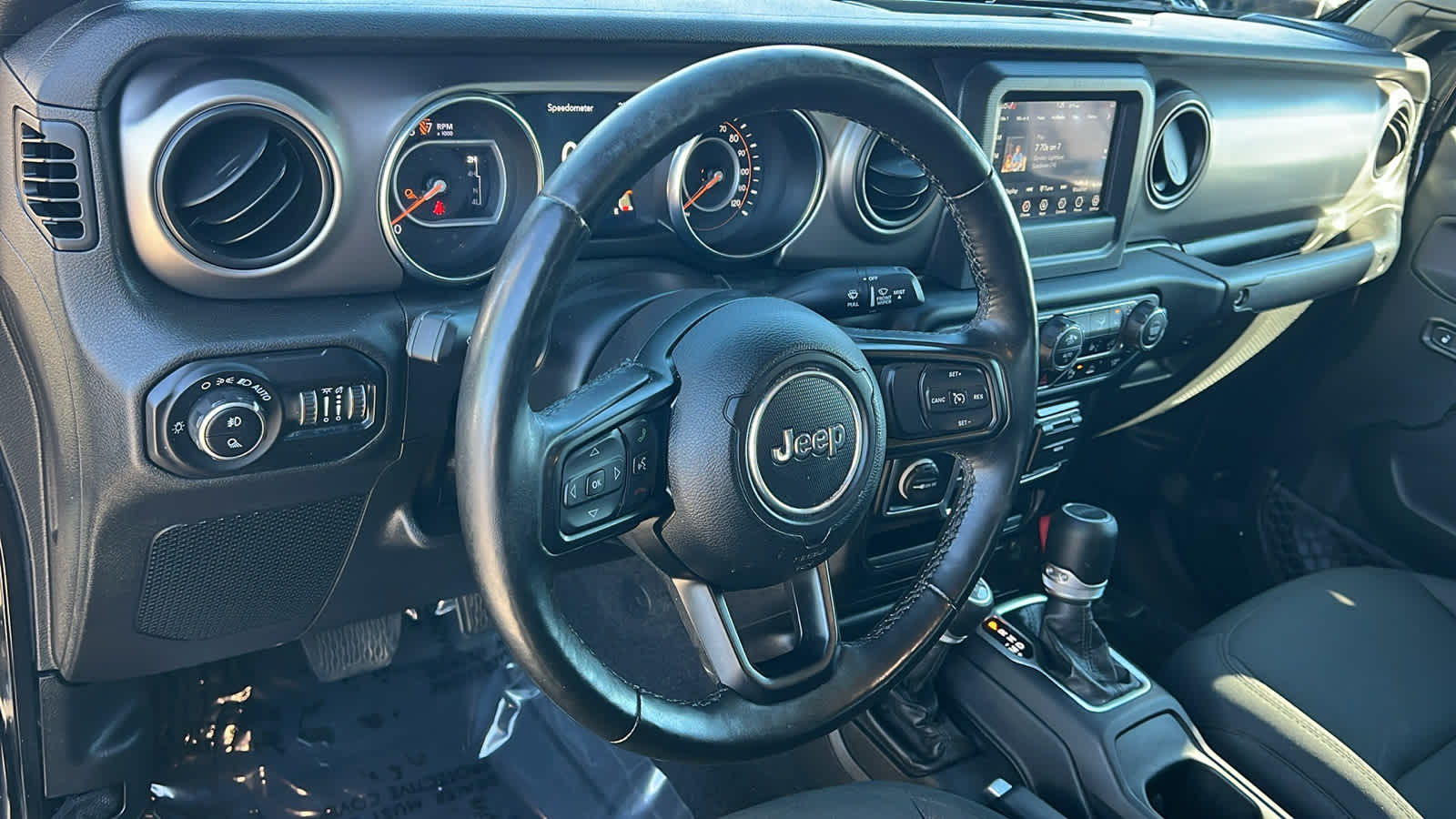 Thumbnail: 2020 Jeep Gladiator - 10