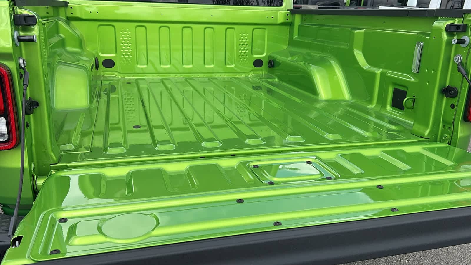 Thumbnail: 2025 Jeep Gladiator - 27