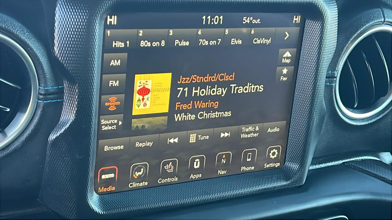 Thumbnail: 2022 Jeep Wrangler - 15