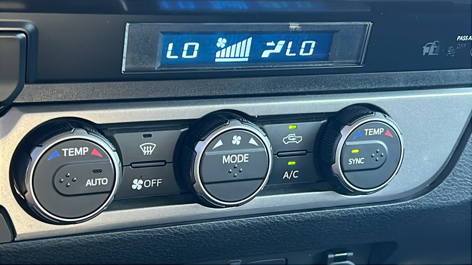 Thumbnail: 2023 Toyota Tacoma - 14