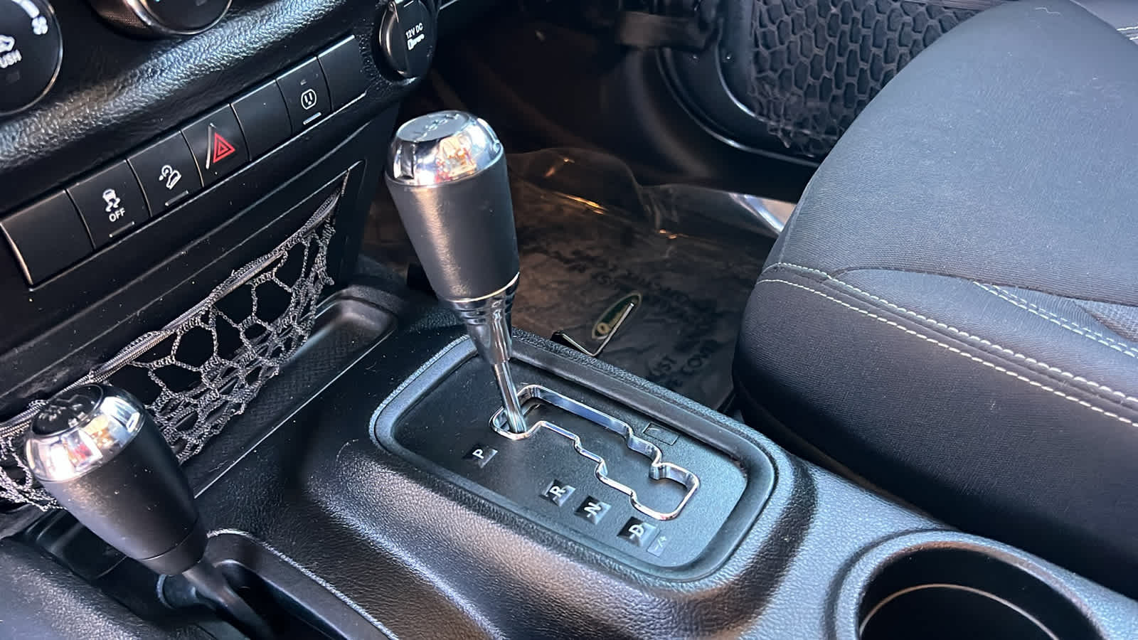 Thumbnail: 2017 Jeep Wrangler - 13