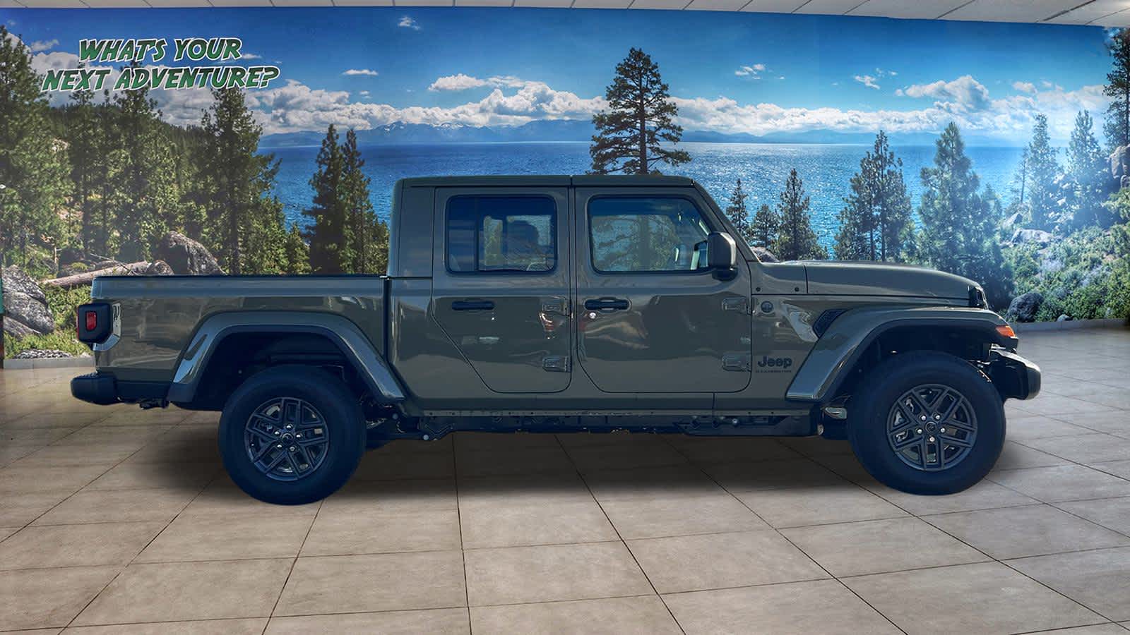 Thumbnail: 2026 Jeep Gladiator - 4