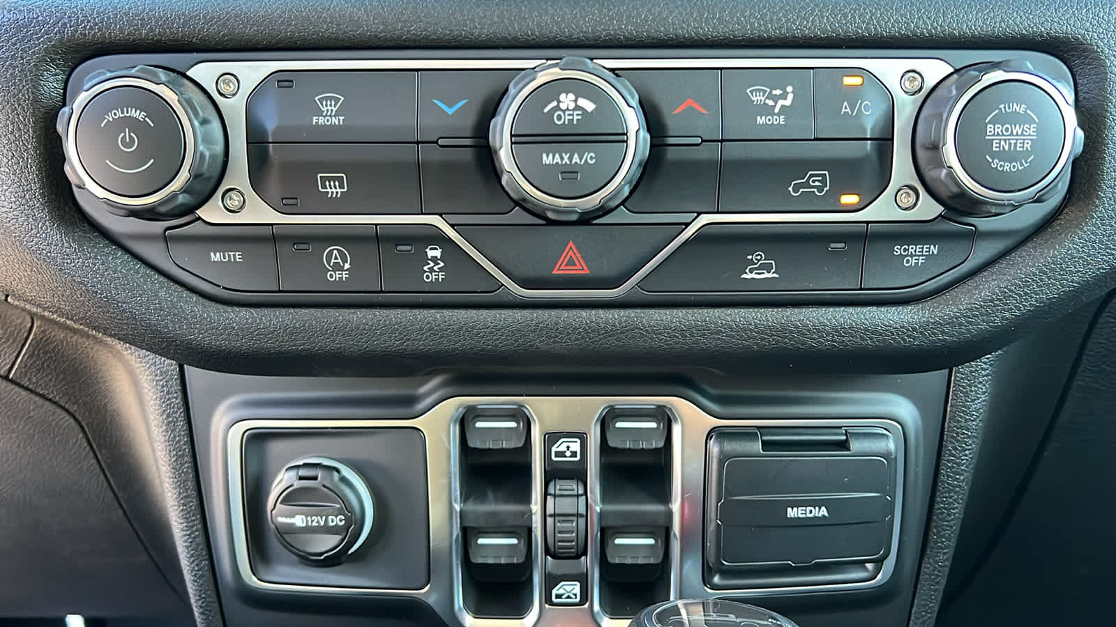 Thumbnail: 2026 Jeep Gladiator - 14