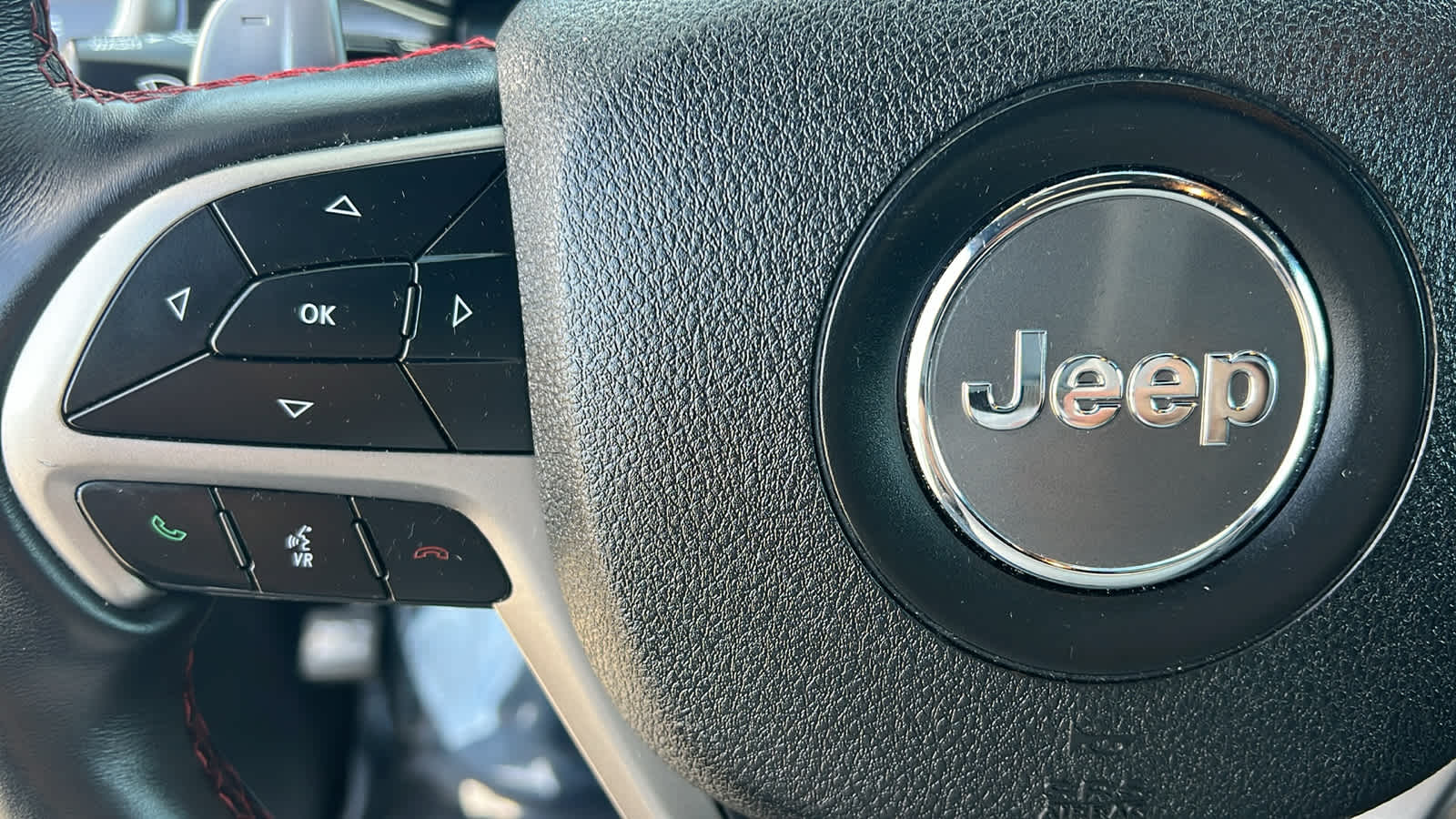 Thumbnail: 2018 Jeep Grand Cherokee - 19