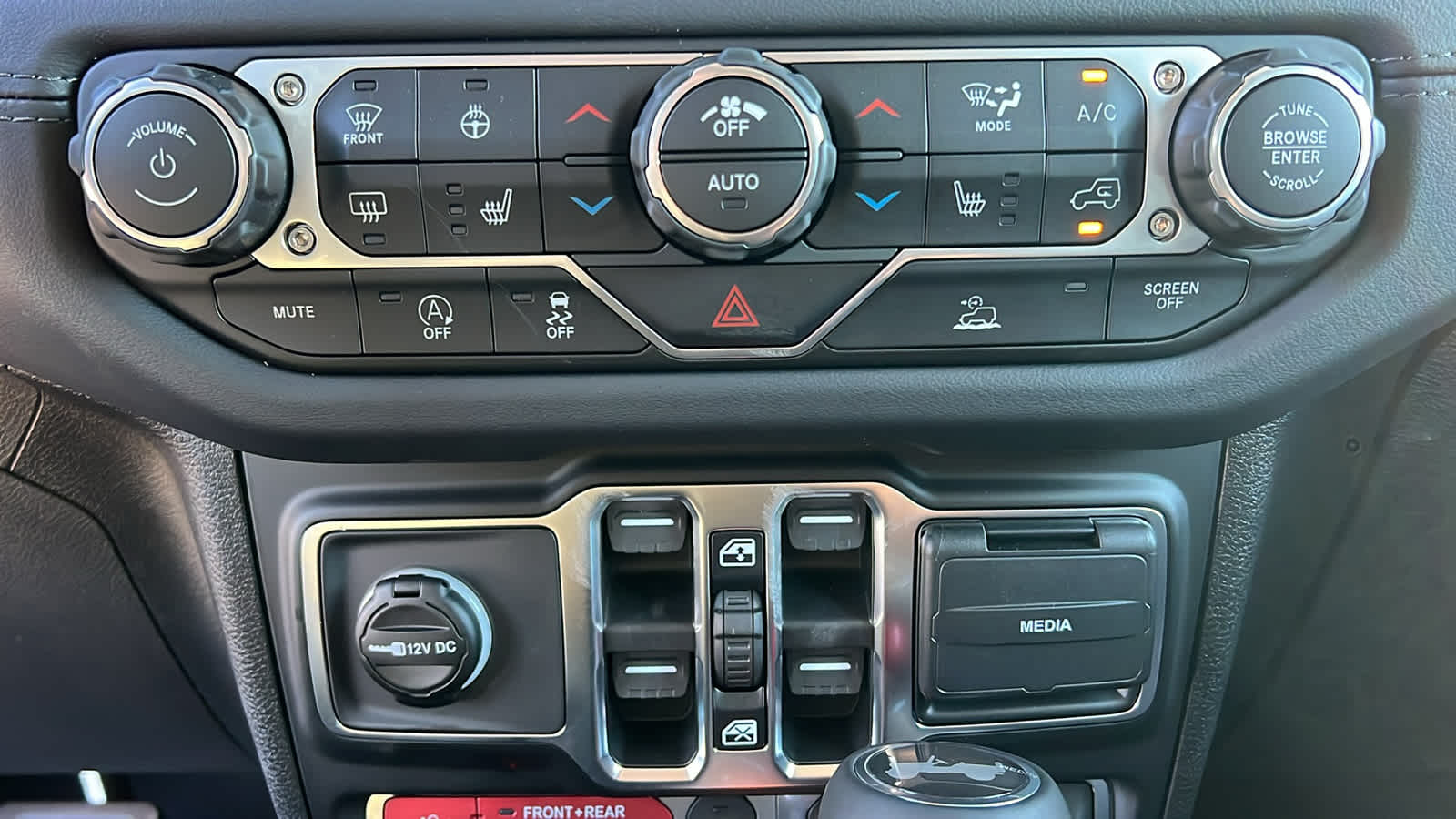 Thumbnail: 2026 Jeep Wrangler - 14